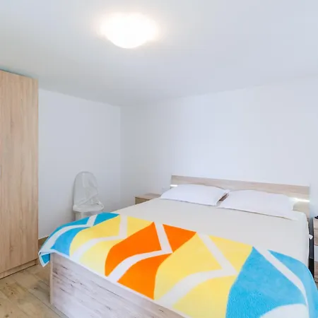 Leng Apartment Dramalj
