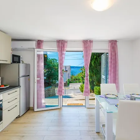 Leng Apartment