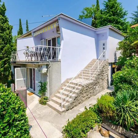 Leng Apartment Dramalj